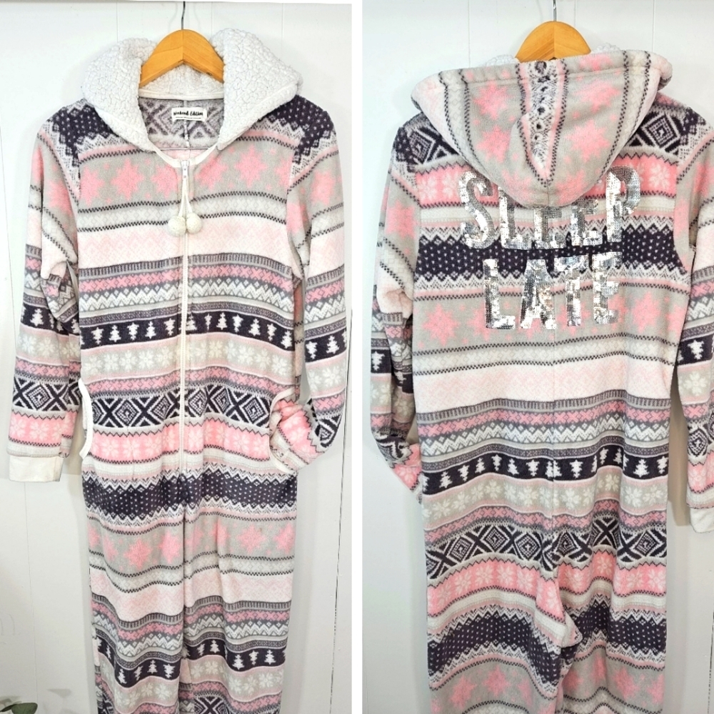 Cozy Pink and Gray Patterned Onesie | Weekend Edition Size Large